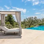 Trullo Radici Antiche تْشيستيرنِنو